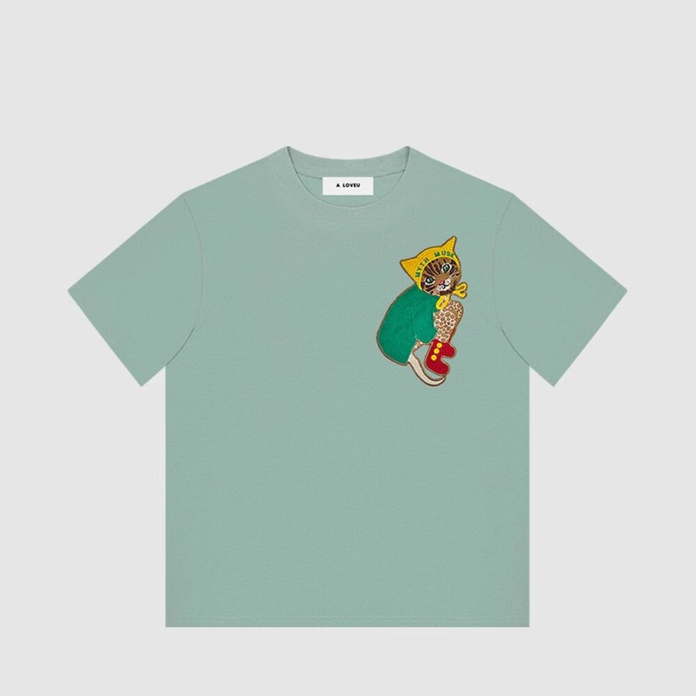 A Loveu Light Green Cat Embroidered Short-Sleeved T-Shirt